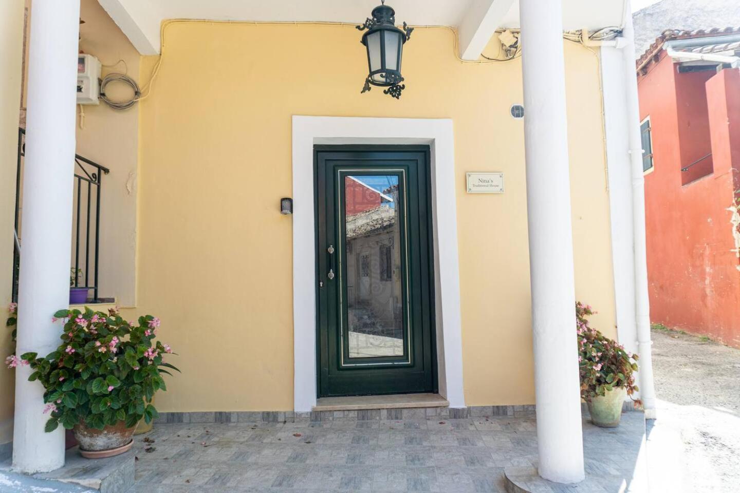 Nina'S Traditional House By Estia Valanio Exterior foto
